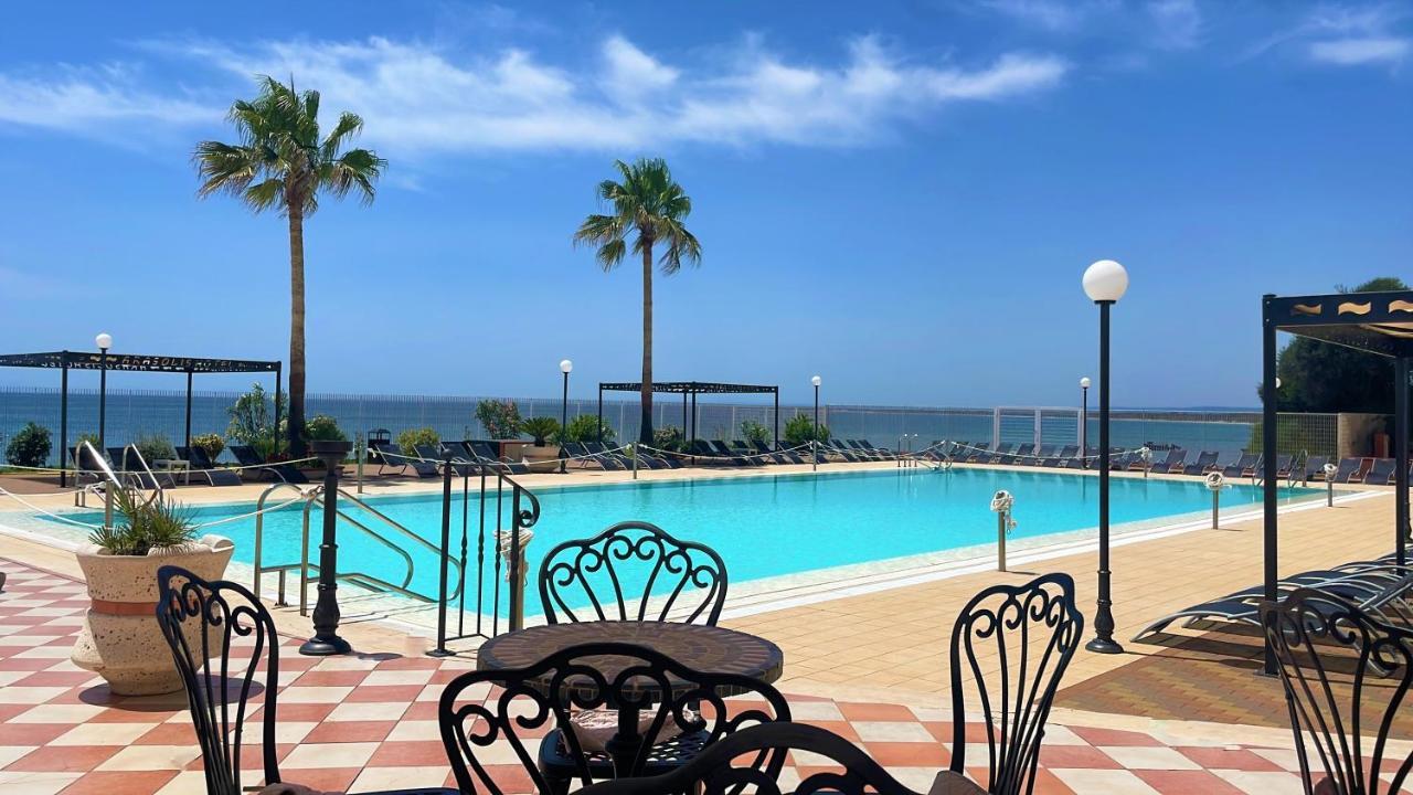 Apulia Hotel Taranto Ara Solis Lido Azzurro Buitenkant foto