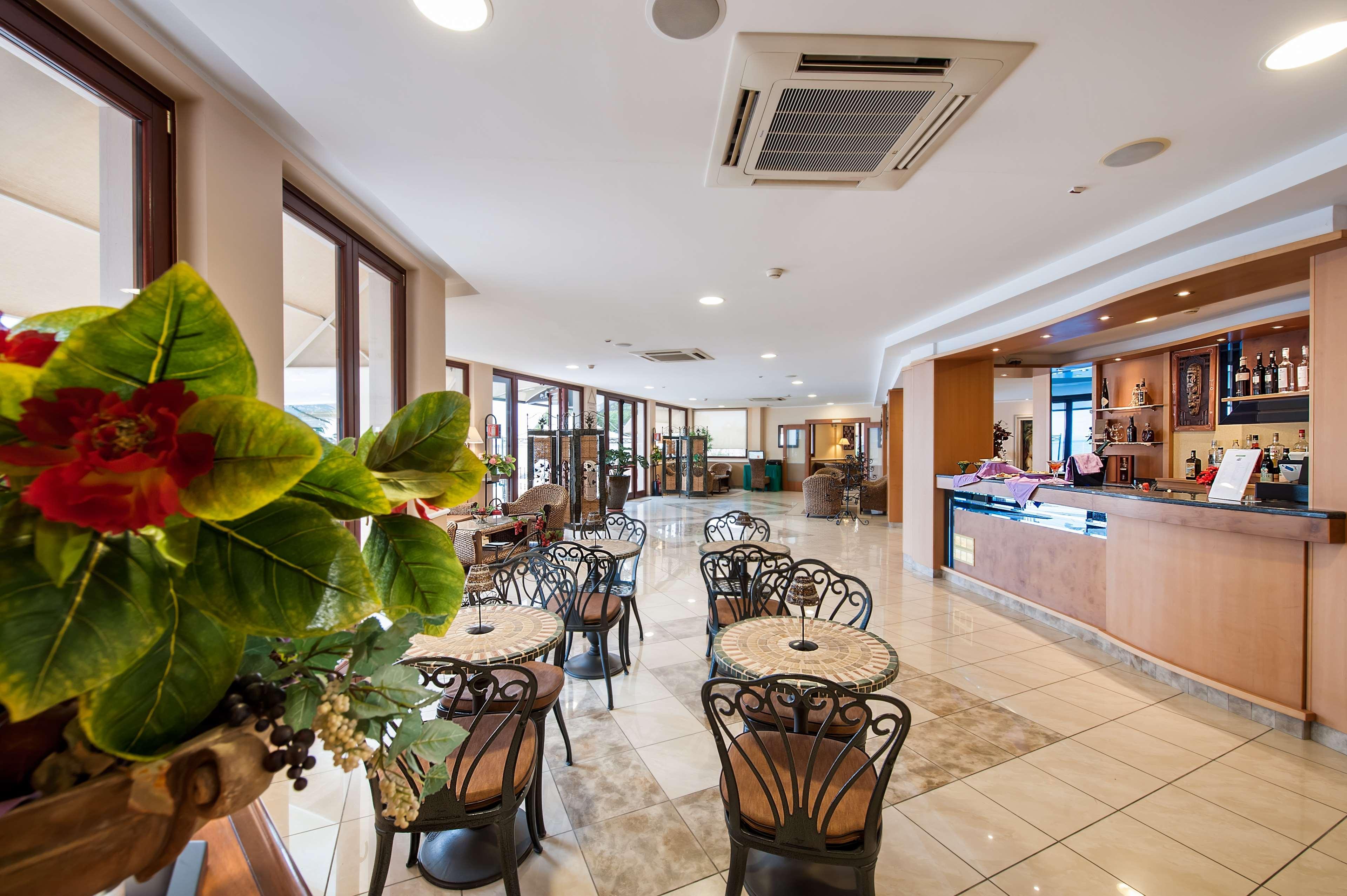 Apulia Hotel Taranto Ara Solis Lido Azzurro Buitenkant foto